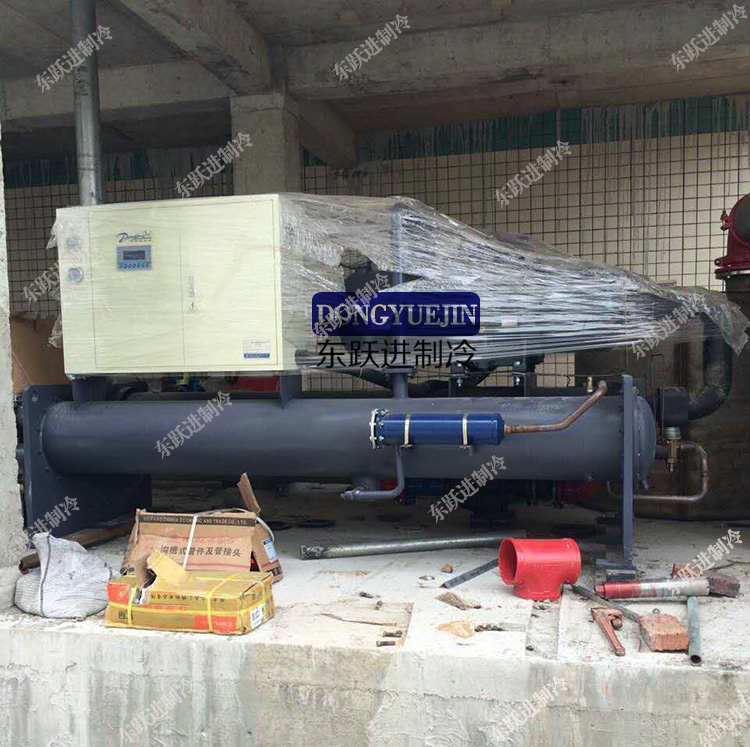 螺桿式冷水機(jī) 螺桿式冷水機(jī)