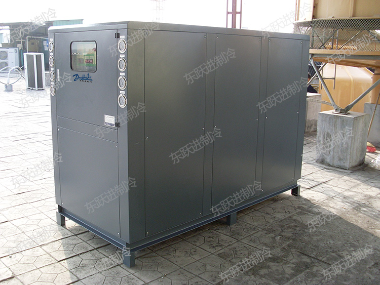 水冷式冷水機(jī) 水冷式冷水機(jī)