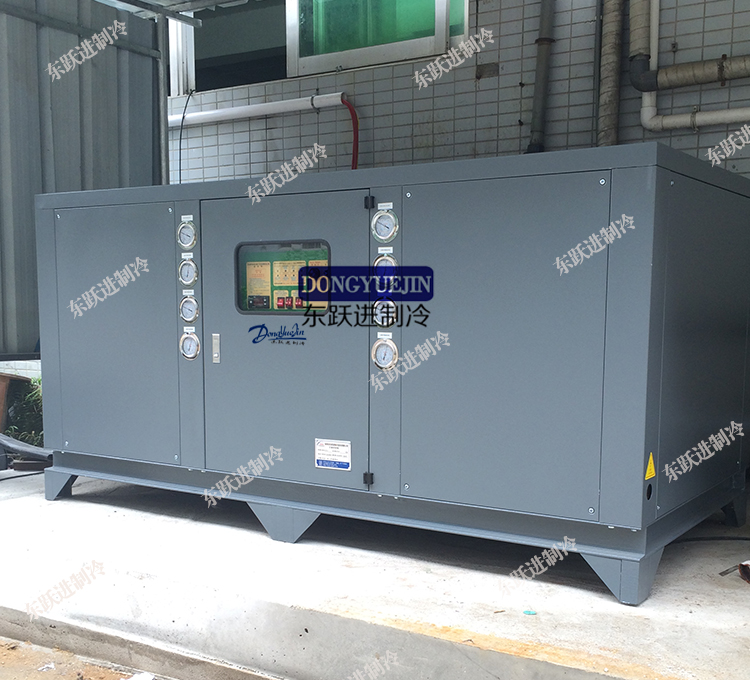 水冷式冷水機(jī) 水冷式冷水機(jī)